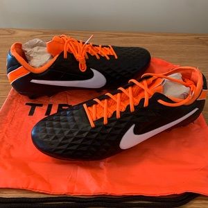 Legend 8 Elite IV FG Soccer cleats